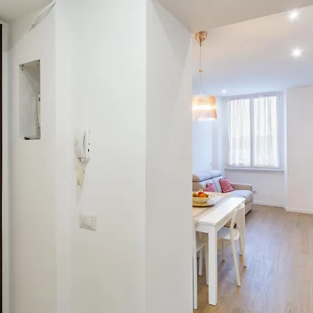 Station-duomo 10 Min Fast Wifi & Metro Apartment Milan