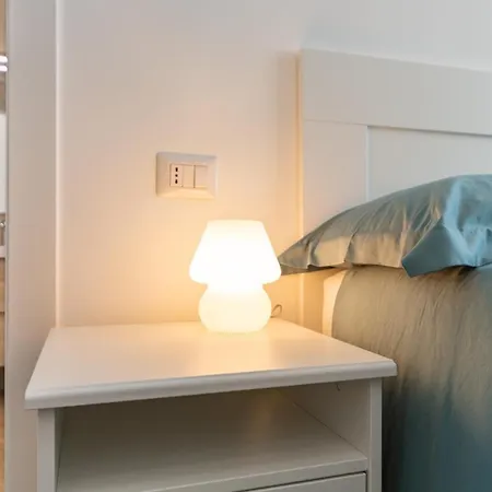 Apartment Station-duomo 10 Min Fast Wifi & Metro Milan