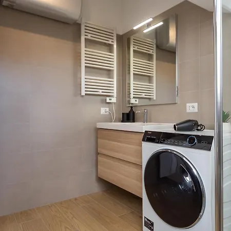 Station-duomo 10 Min Fast Wifi & Metro * Milan